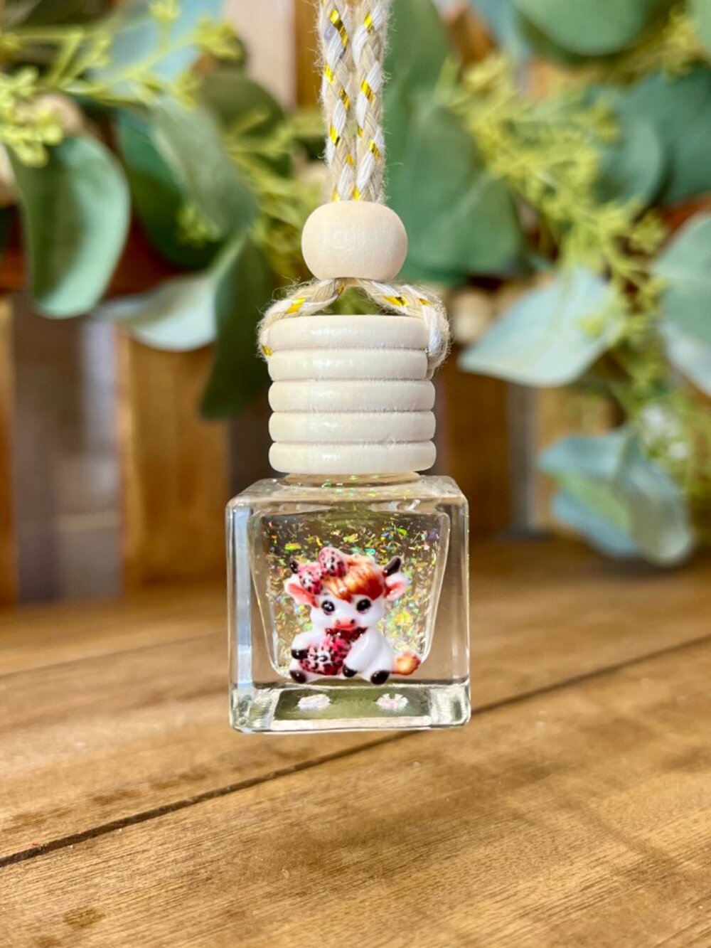 Hanging Car Oil Diffuser with Cute Cow Design, Car Air Freshener, Fragrance Oil